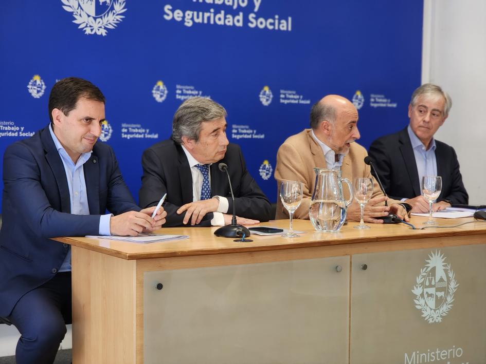 Reunión del Consejo Superior Tripartito sobre productividad Reunión del Consejo Superior Tripartito sobre productividad