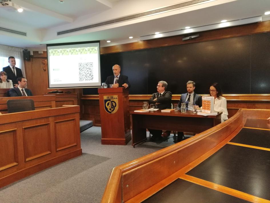 Mieres participó en la presentación del libro "Más y Mejor Trabajo" y destacó el aporte que signific Ministro Mieres en presentación del libro Más y Mejor Trabajo