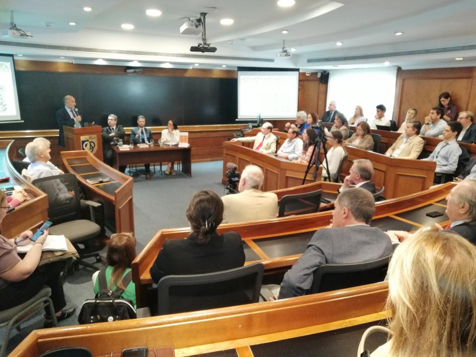Mieres participó en la presentación del libro "Más y Mejor Trabajo" y destacó el aporte que signific Ministro Mieres en presentación del libro Más y Mejor Trabajo