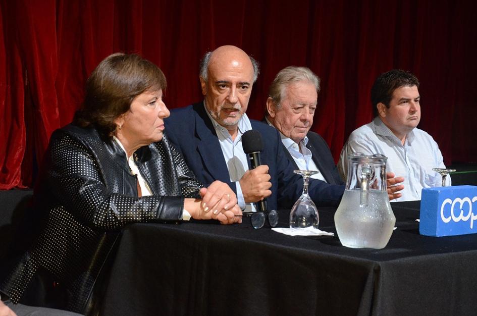 Ministro Mieres y autoridades en Consejo de Administración de Cooperativas de las Américas Ministro Mieres y autoridades en Consejo de Administración de Cooperativas de las Américas