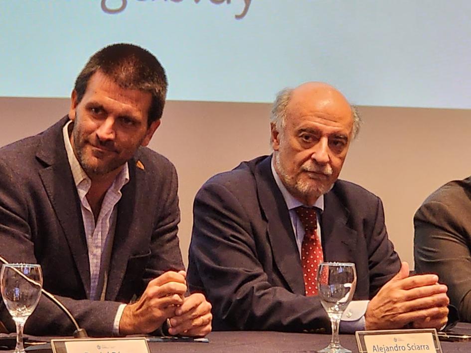 Presentación del programa Yo Estudio y Trabajo sector privado Ministros Mieres y Sciarra