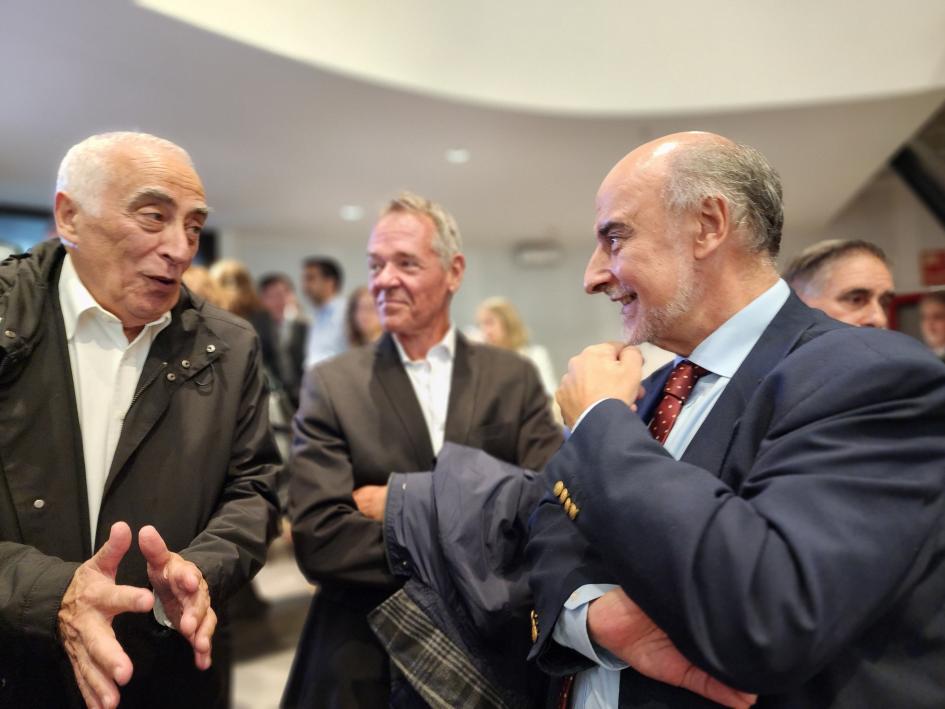 Presentación del programa Yo Estudio y Trabajo sector privado Ministro Pablo Mieres y asistentes al evento