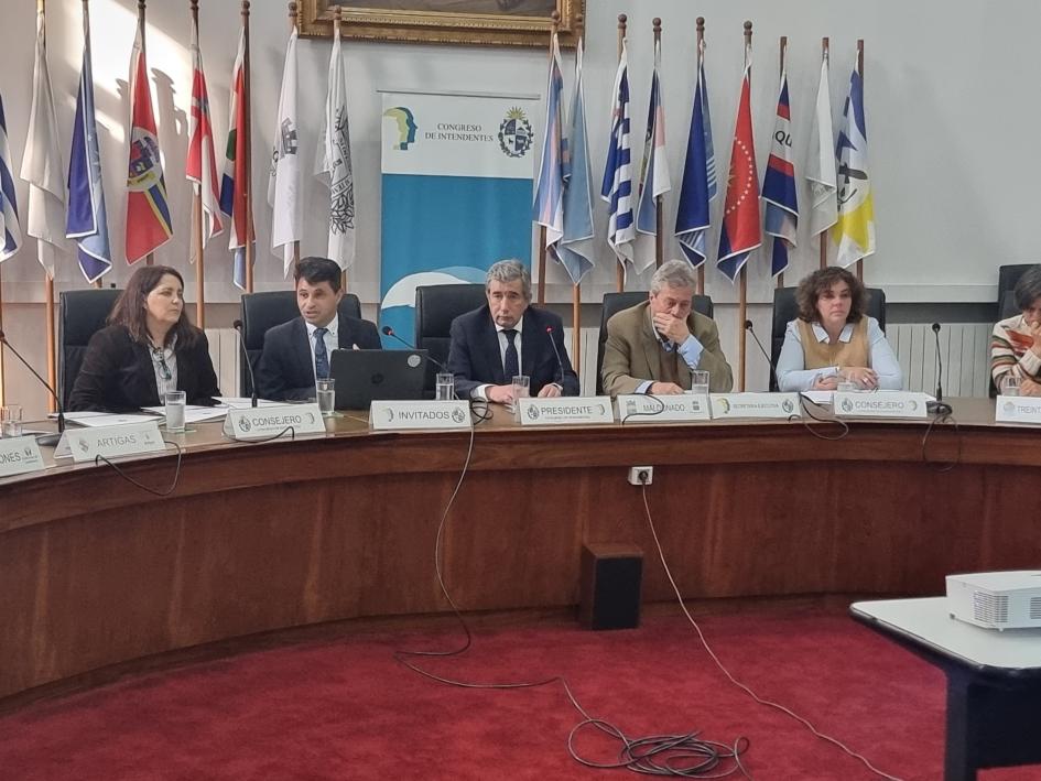 Presentación de RedEmpleoUy en Congreso de Intendentes Autoridades en Congreso de Intendentes