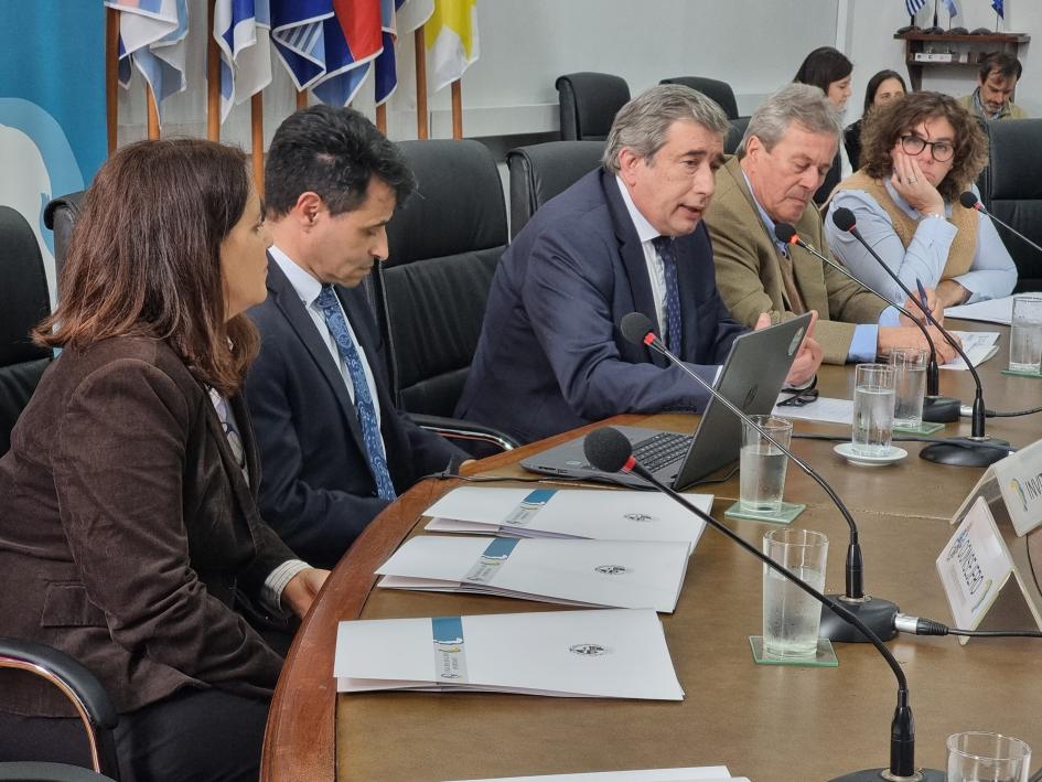 Presentación de RedEmpleoUy en Congreso de Intendentes Autoridades en Congreso de Intendentes