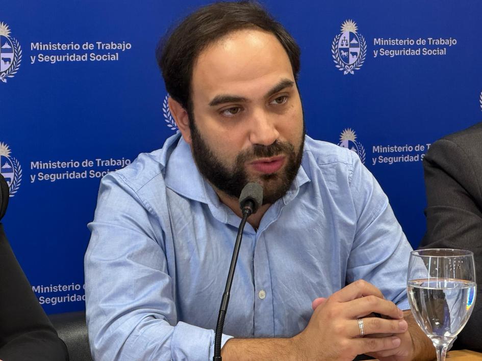 Firma de convenio corresponsabilidad en los cuidados MTSS-MIDES Firma de convenio corresponsabilidad en los cuidados MTSS-MIDES