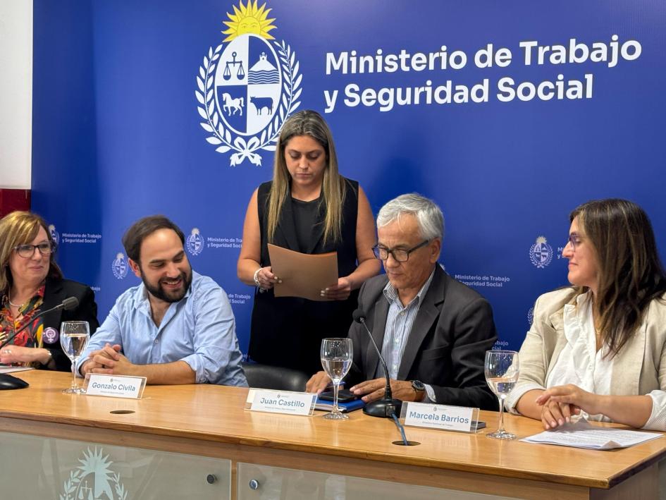 Firma de convenio corresponsabilidad en los cuidados MTSS-MIDES Firma de convenio corresponsabilidad en los cuidados MTSS-MIDES