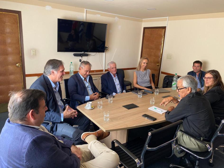 Ministro y directora de Trabajo recibieron a delegación de cámaras empresariales Castillo y Barrios se reunieron con cámaras empresariales