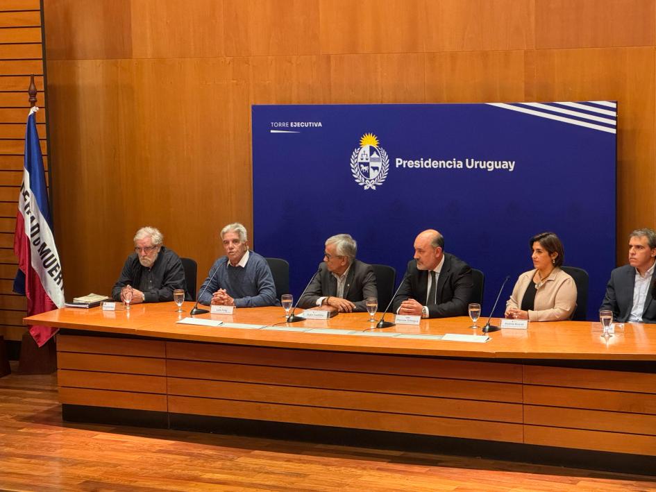 Presentación del "Compromiso Nacional por la Vida, la Salud y la Seguridad en el Trabajo" Mesa de autoridades