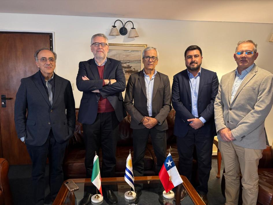 Uruguay, Chile y México intercambian sobre experiencias y desafíos comunes en materia laboral Barretto, Salfranca, Castillo, Zenteno y Batalla al finalizar la reunión