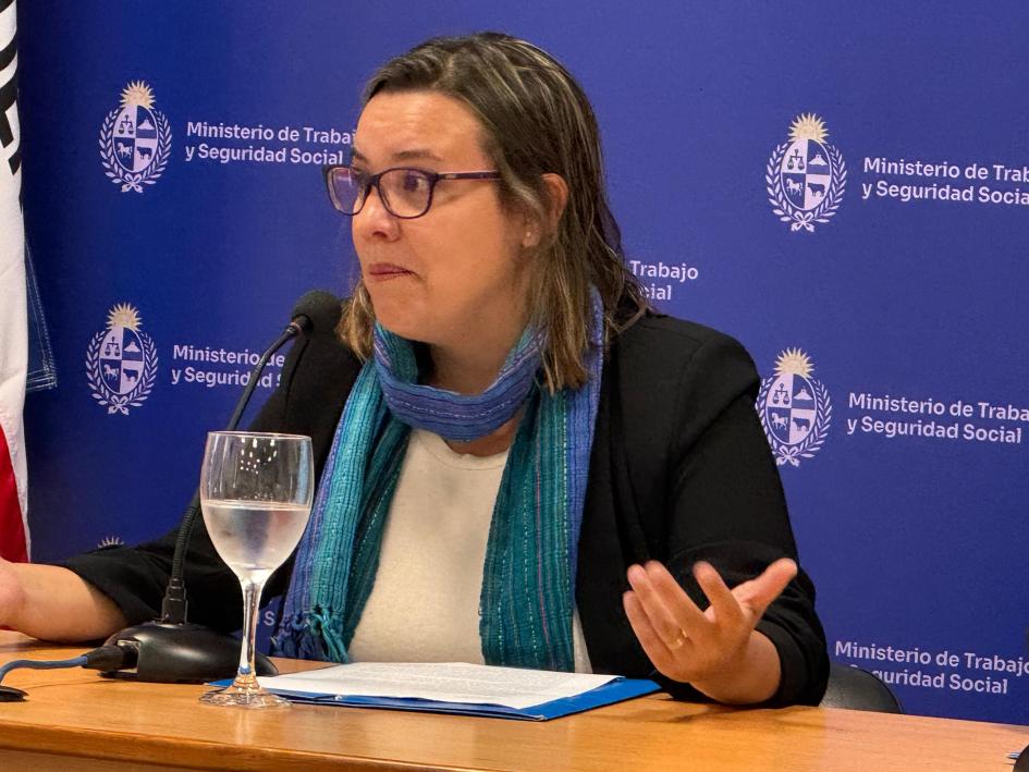 Charla sobre digitalización en el mundo del trabajo Psic. Prof. María Noel Close