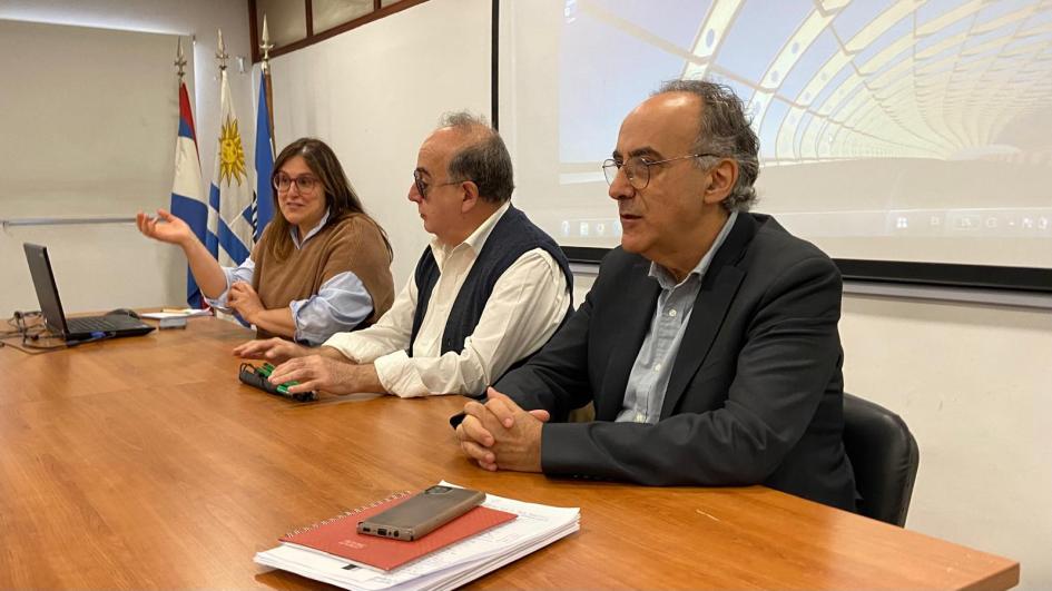 Jornadas de actualización para Negociación Colectiva Marcela Barrios, Nelson Loustaunau, Hugo Barretto
