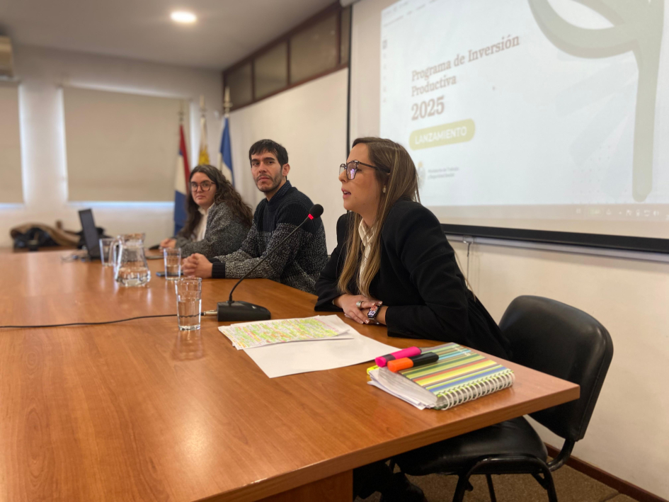Lanzamiento del Programa de Inversión Productiva 2025 Federico Araya, Mariana Chiquiar y Maira Mandressi coordinadora de división desarrollo territorial
