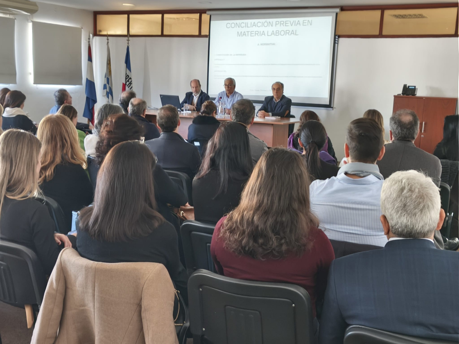 Actividad académica en el MTSS en el marco del Seminario de la Escuela Judicial de Paraná, Brasil Castillo, Barretto e Inchauspe dieron apertura a la actividad
