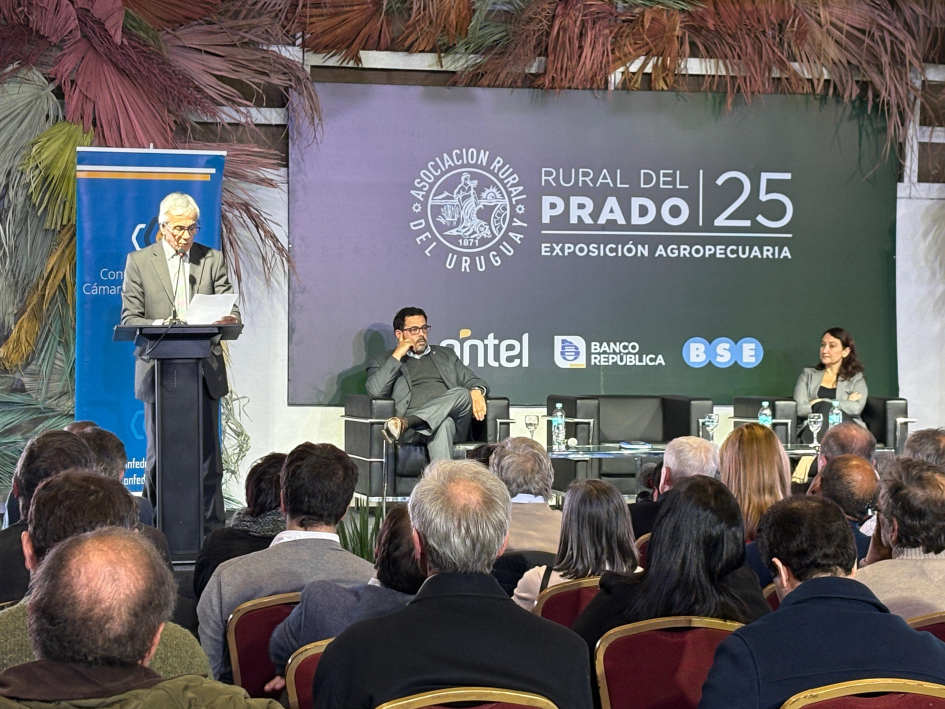 Castillo destacó importancia del sector agropecuario y agroindustrial en la economía y el empleo Ministro Castillo participó en actividad de la Confederación de Cámaras Empresariales