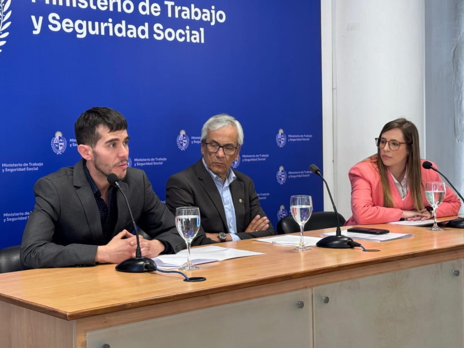 Presentación de la gira nacional para construir una nueva Ley de Empleo Araya, Castillo y Chiquiar durante la presentación