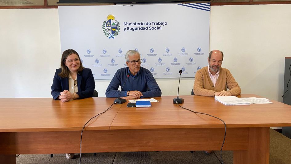 MTSS entregó certificados a pasantes de Relaciones Laborales y dio la bienvenida a un nuevo grupo