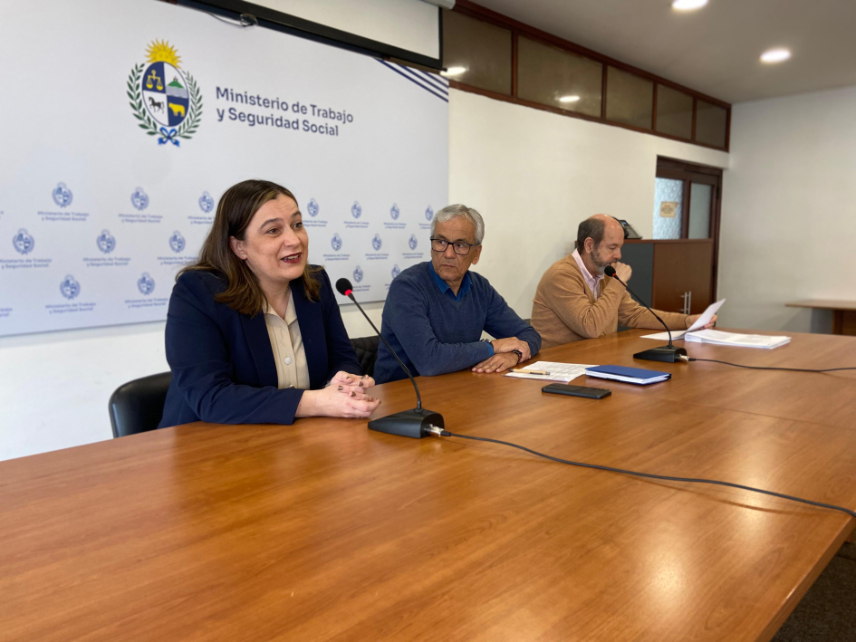 MTSS entregó certificados a pasantes de Relaciones Laborales y dio la bienvenida a un nuevo grupo