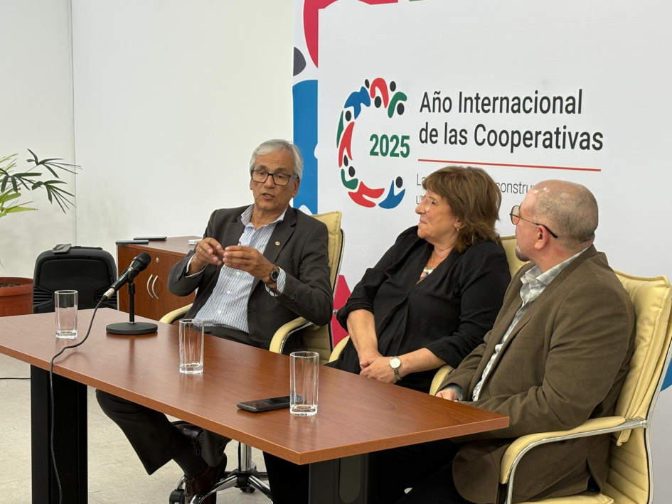 Firma de convenio de cooperación MTSS-INACOOP