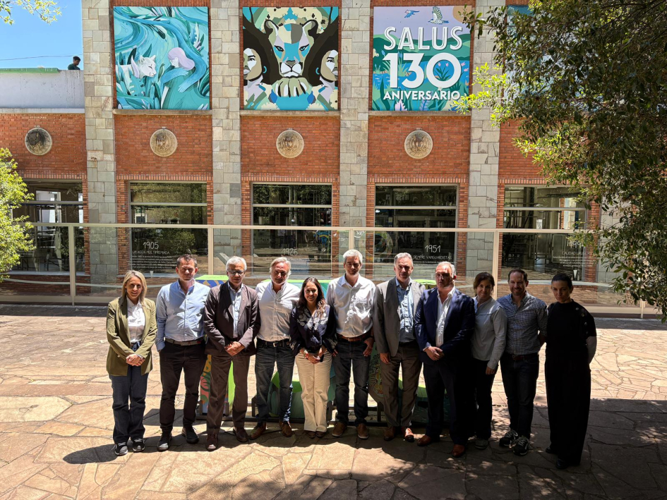 Autoridades del Gobierno Nacional y departamental en Salus