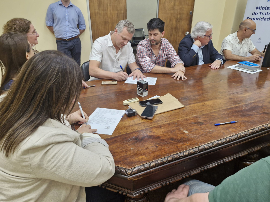 Acuerdo tripartito en la DINATRA deja sin efecto los despidos en Claldy Acuerdo tripartito en la DINATRA deja sin efecto los despidos en Claldy