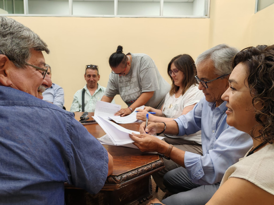 Firma de acuerdo tripartito del Grupo 10 comprende a 36.000 trabajadores de supermercados