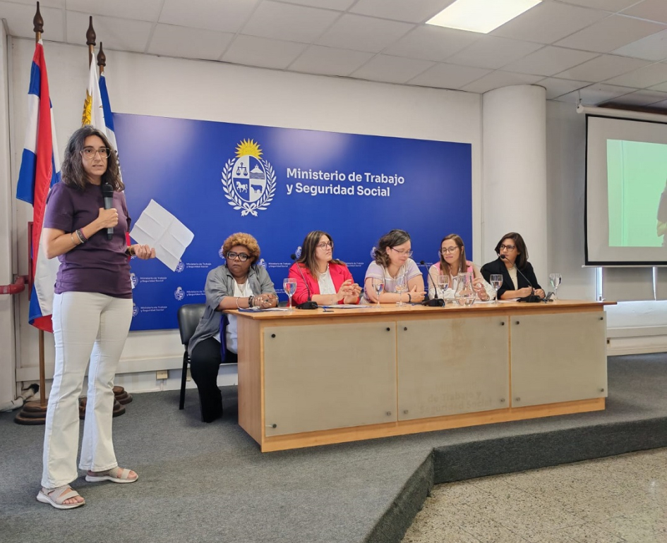 Alejandra Aragone, expuso en representación de AFMIT
