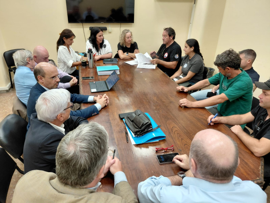 Firma de acuerdos en sector portuario