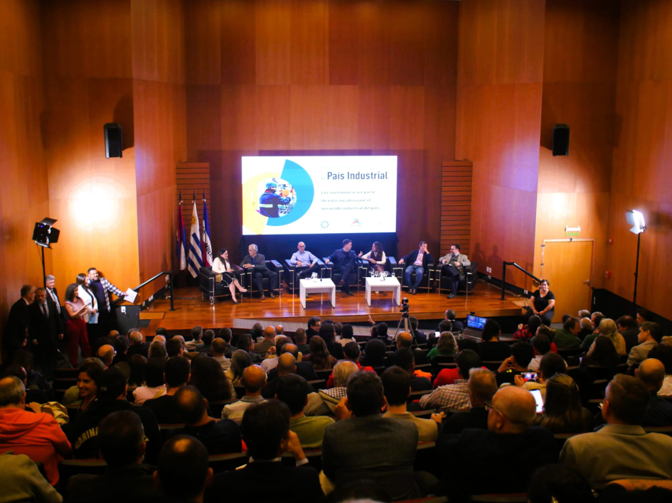 Lanzamiento de País Industrial Lanzamiento de País Industrial