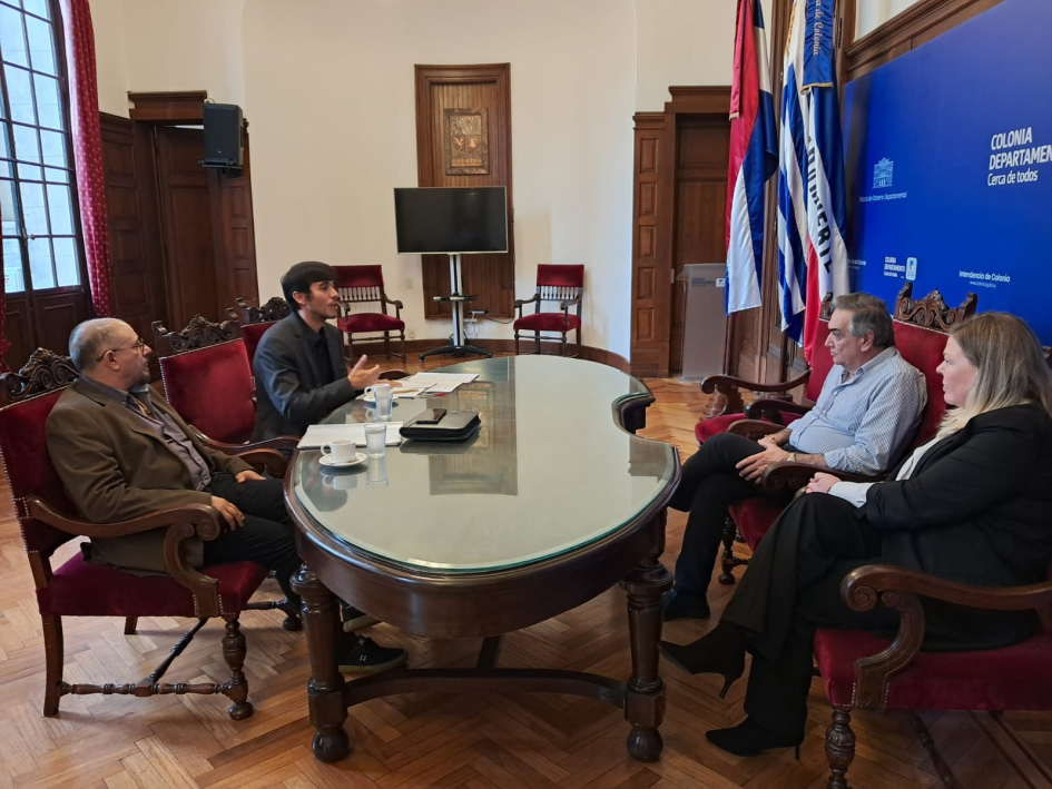 Mendiondo y Araya con el intendente de Colonia