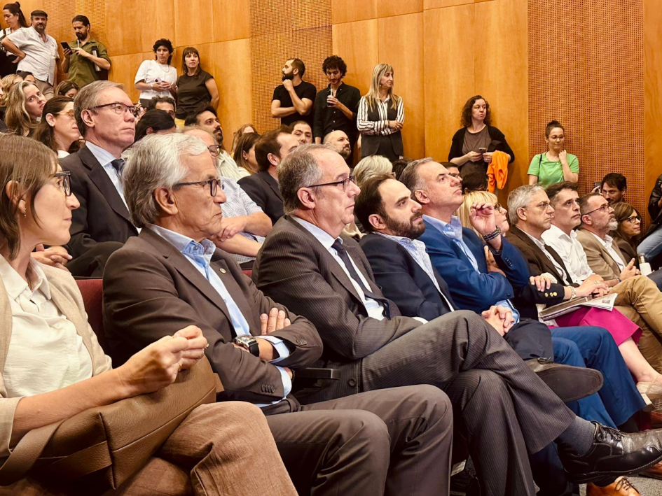 Ministro Castillo junto a autoridades nacionales en presentación del Plan Nacional de Cuidados