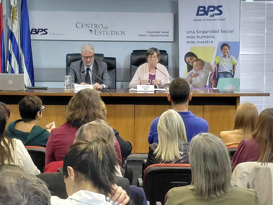 Di Doménico y Oiz en apertura del evento de la Semana de la Seguridad Social