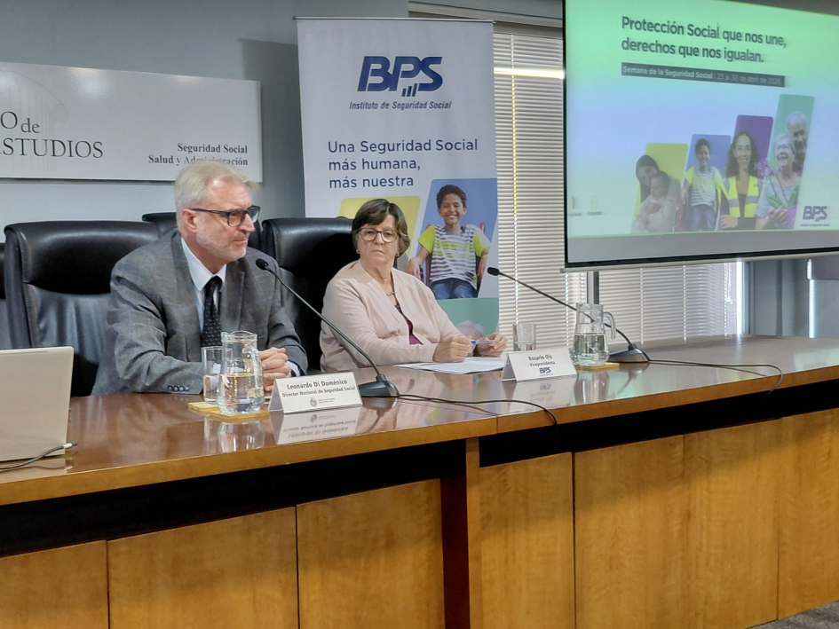 Di Doménico y Oiz en apertura del evento de la Semana de la Seguridad Social