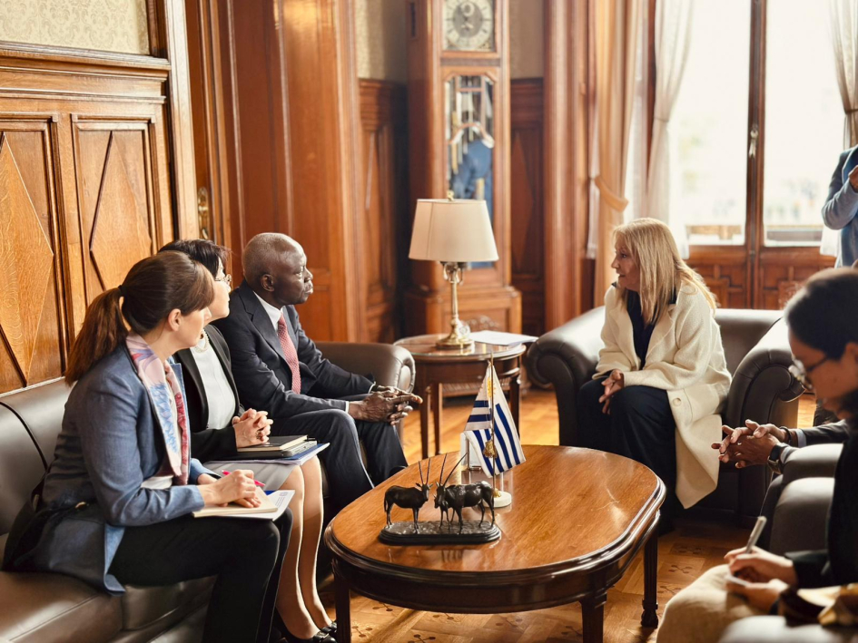 Director general de OIT fue recibido por la presidenta de la Asamblea General 