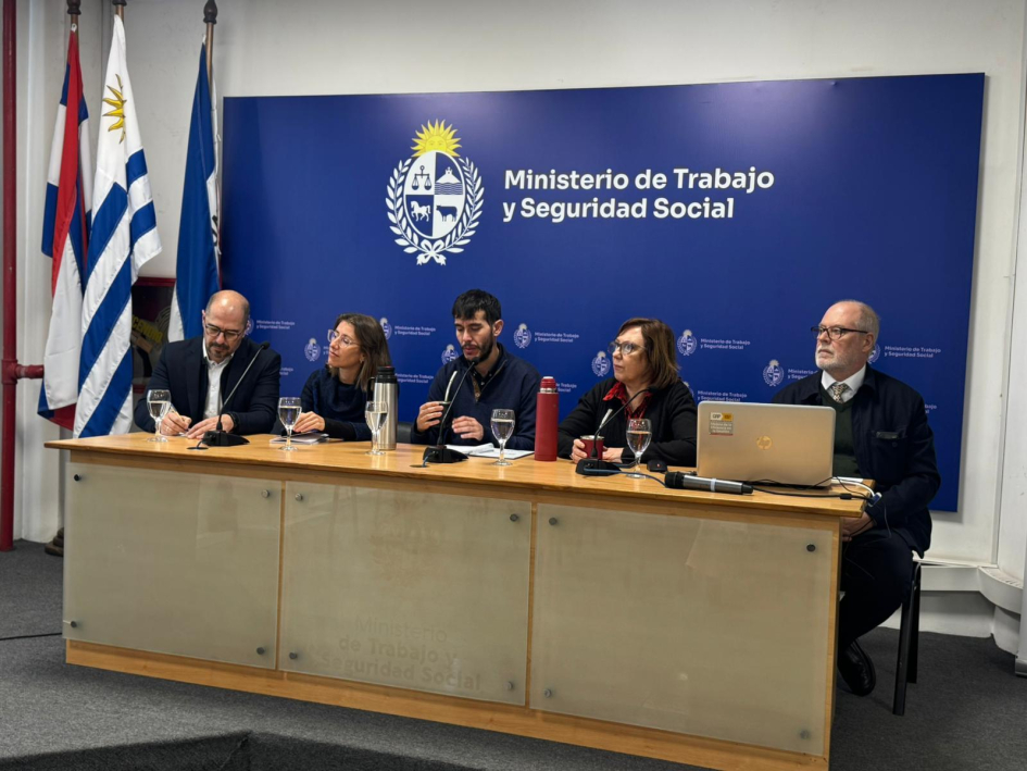 MTSS impulsa la profesionalización de los cuidados con apoyo de la experiencia chilena Apertura con representantes de INEFOP, AUCI, DINAE, Secretaría de Cuidados y OIT-Cinterfor