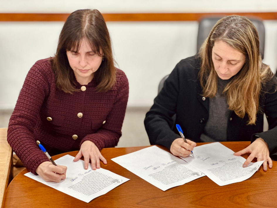 Firma de ratificación del acuerdo colectivo entre Banca Oficial y AEBU