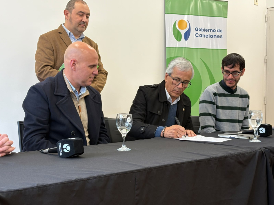 Legnani, Castillo y Araya firman renovación del convenio