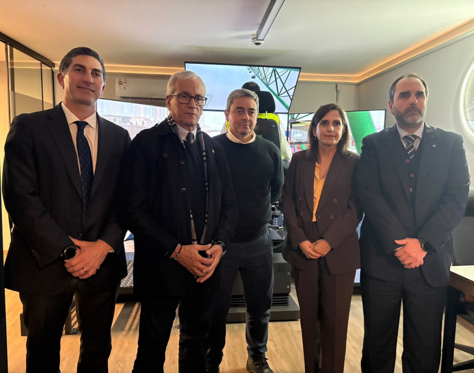 Castillo destacó la capacitación y la innovación tecnológica en la actividad portuaria Ministro Castillo en la presentación del Centro de Capacitación Portuaria MONTECON
