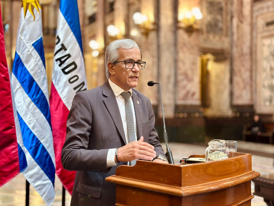Trabajo doméstico: 20 años de derechos, organización y diálogo social Ministro Castillo en la presentación del sello conemorativo