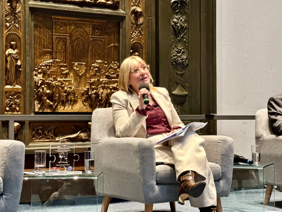 Ministra de Salud Pública, Cristina Lustemberg en seminario internacional 
