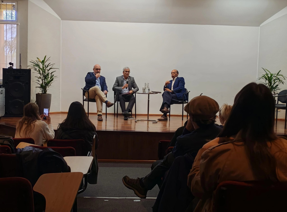 Marcos Otheguy, Juan Castillo y José Luis Pereira durante la mesa de cierre