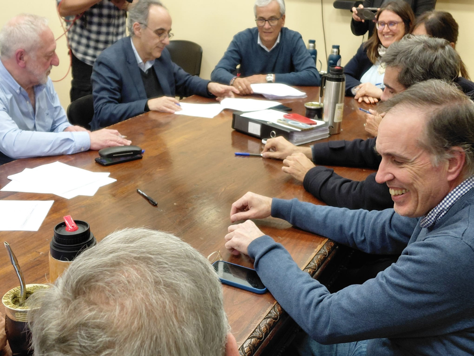 MTSS, TCP y SUPRA acordaron las bases para un convenio colectivo de cinco años MTSS, TCP y SUPRA acordaron las bases para un convenio colectivo de cinco años