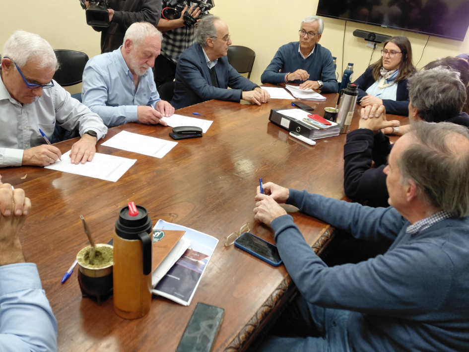 MTSS, TCP y SUPRA acordaron las bases para un convenio colectivo de cinco años MTSS, TCP y SUPRA acordaron las bases para un convenio colectivo de cinco años