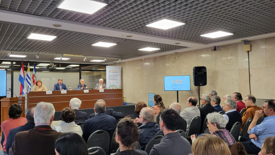 Subsecretario Barretto intervino en VII Seminario de Derecho Cooperativo VII Seminario de Derecho Cooperativo en el Parlamento