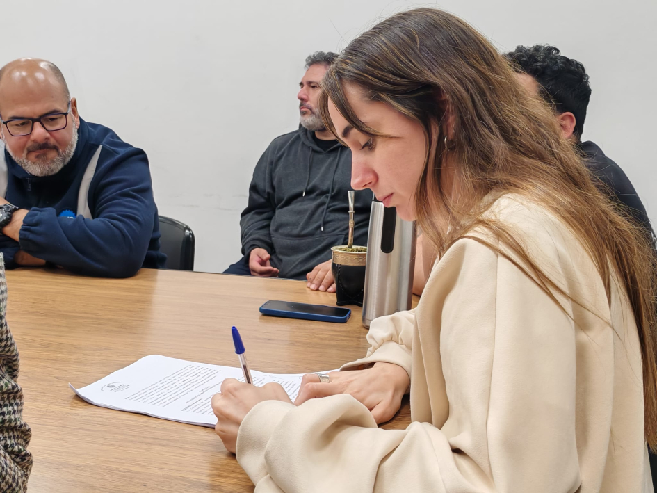 FNC y sindicato acordaron condiciones para la reestructura de la empresa FNC y sindicato firmaron en DINATRA acuerdo por reestructura de la empresa