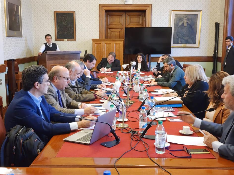 Autoridades en la Comisión de Asuntos Laborales del Senado Autoridades en la Comisión de Asuntos Laborales del Senado