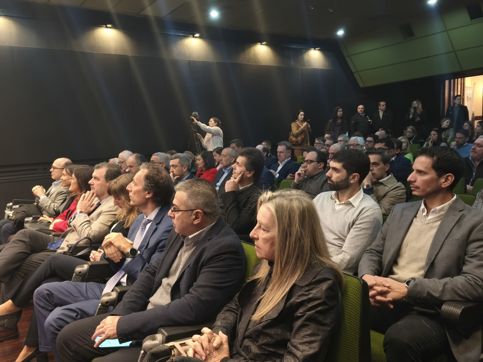 Desayuno de la Cámara Oficial Española de Comercio en Uruguay Auditorio presente