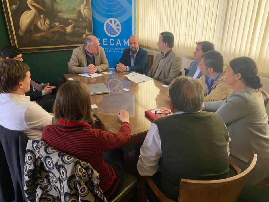 Ministro Murro reunido con referentes de empresas de cannabis Ministro Murro reunido con referentes de empresas de cannabis