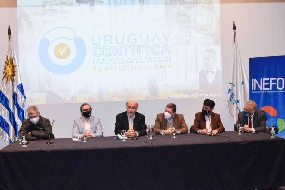 Certificación de competencias Autoridades en evento sobre certificación de competencias
