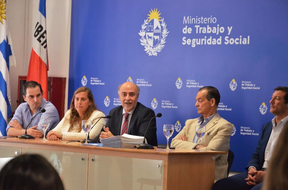 Finalización de las pasantías de Relaciones Laborales y entrega de certificados Acto de cierre de pasantías en Relaciones Laborales