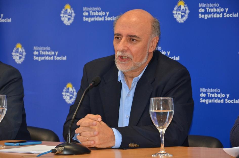 MTSS presentó modificaciones a la norma sobre servicios de salud laboral en empresas entre 5 y 50 tr Mieres en conferencia de prensa
